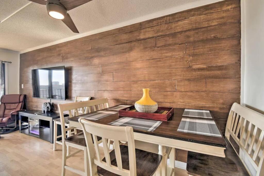 Appartement Coastal Escape Penthouse With Ocean Views à Myrtle Beach Extérieur photo